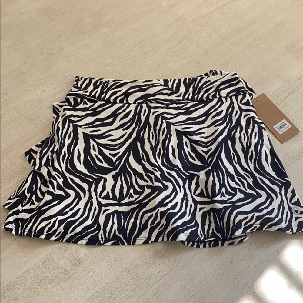 🦓 Zebra print active skirt NWT